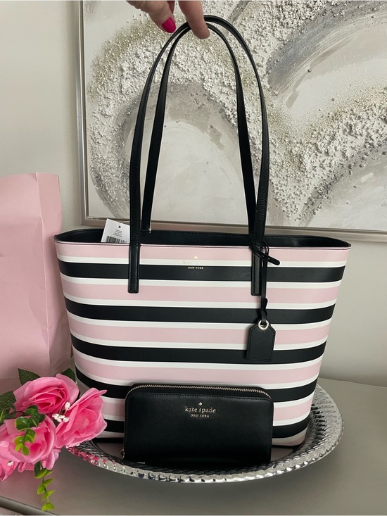 kate spade Handbags - ♠️Kate Spade tote bag and wallet SET